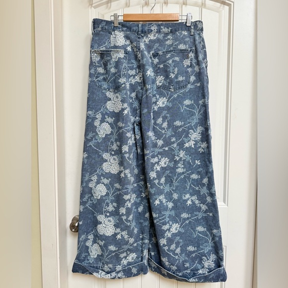 Anthropologie Pilcro Leon Double Hem High Rise Wide Legged Floral Jeans. Size 32 - Picture 4 of 10